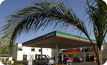 Estaci�n de servicios Obelisco y �vila Camacho / Guadalajara Jalisco