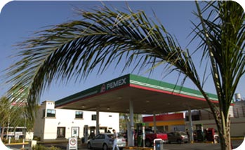 Estaci�n de servicios Obelisco y �vila Camacho / Guadalajara Jalisco